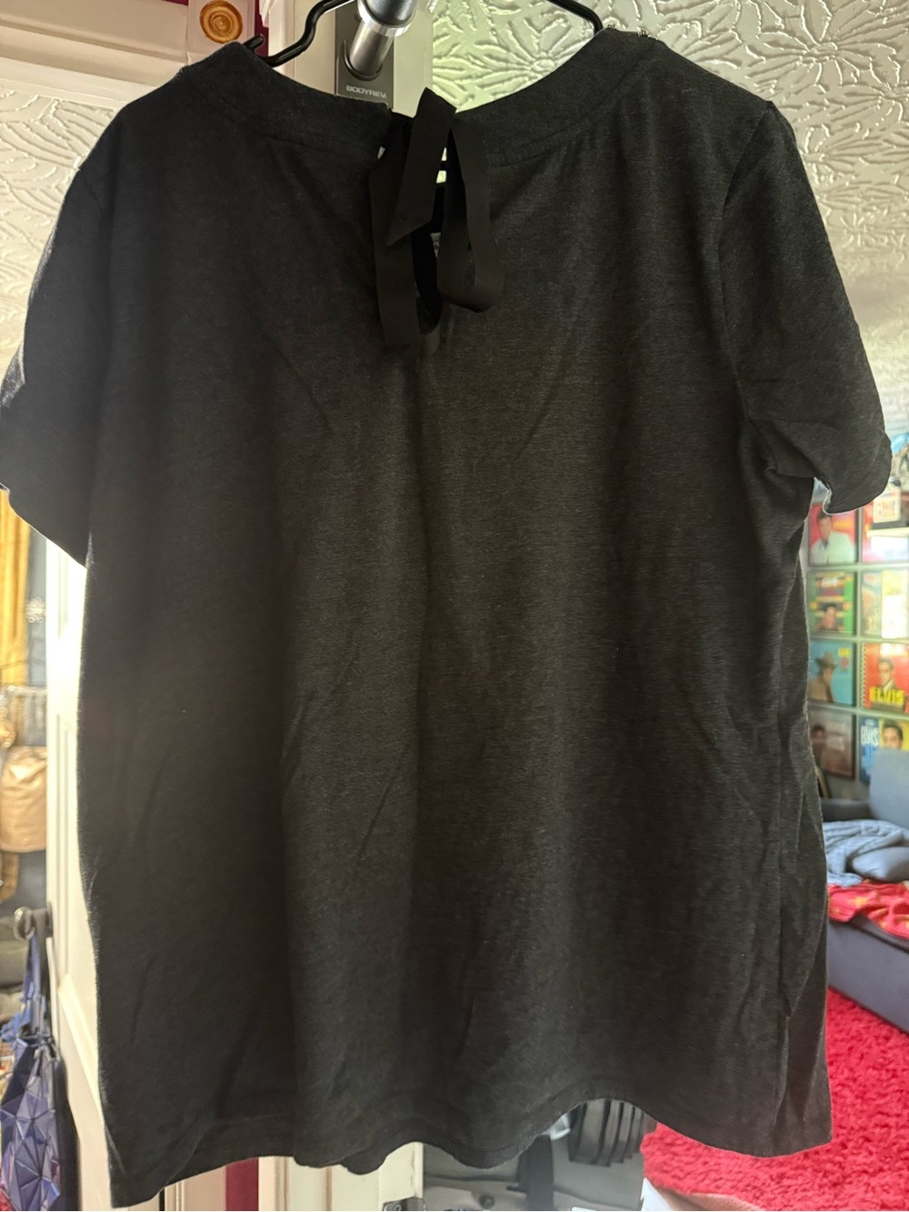 Simply Vera Vera Wang Charcoal Short-Sleeve Top with Jeweled Neckline. New - Picture 4 of 5